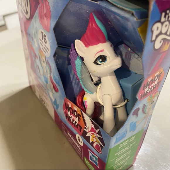 My Little Pony Make Your Mark Toy Cutie Mark Magic Zipp Storm Mini-Figure - Picture 2 of 8